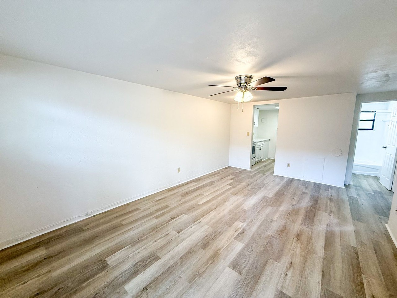 908 Sw 6th Ave - Photo 4 of 20