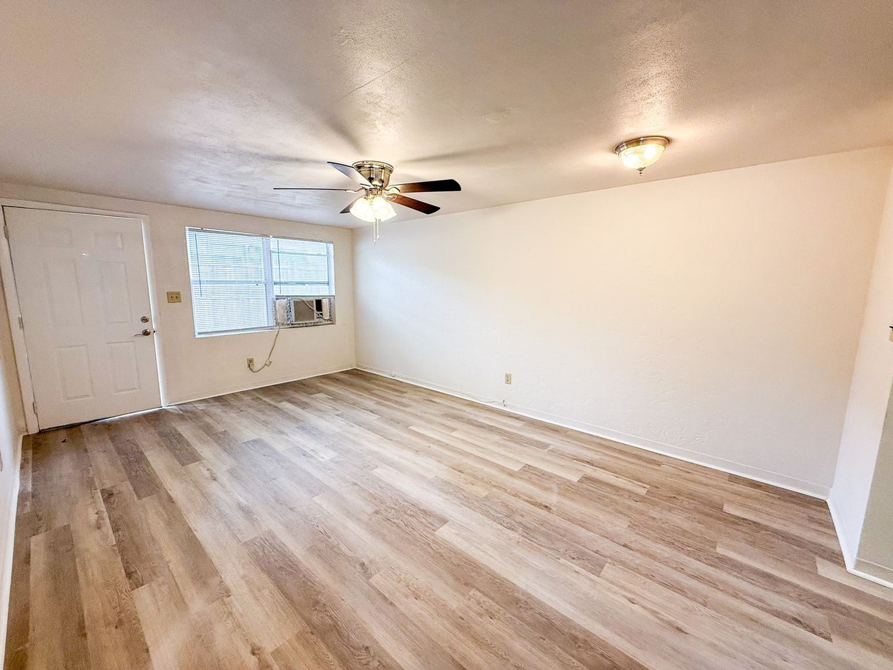 908 Sw 6th Ave - Photo 5 of 20