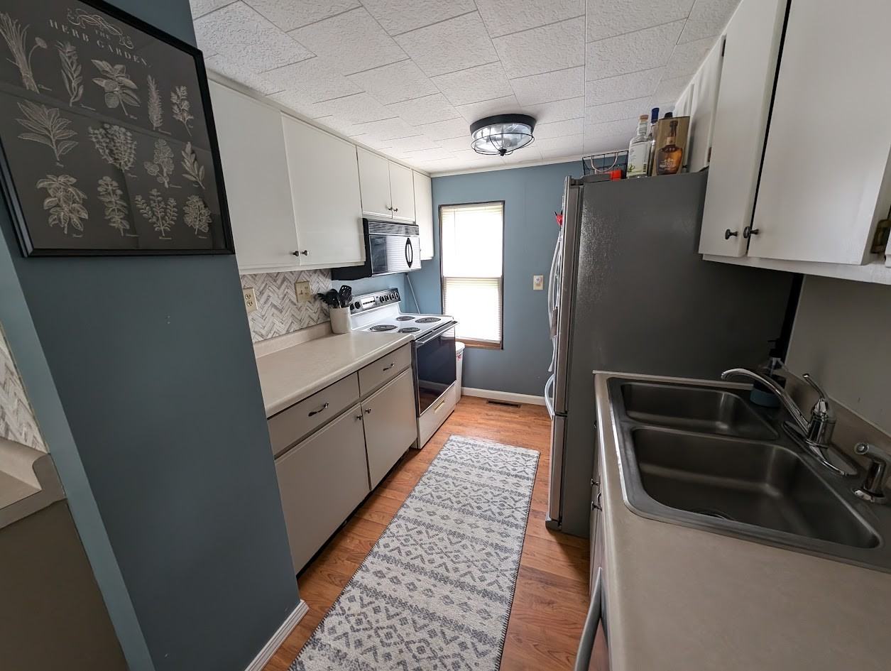 608 8th Ave Sw #1 - Photo 2 of 17