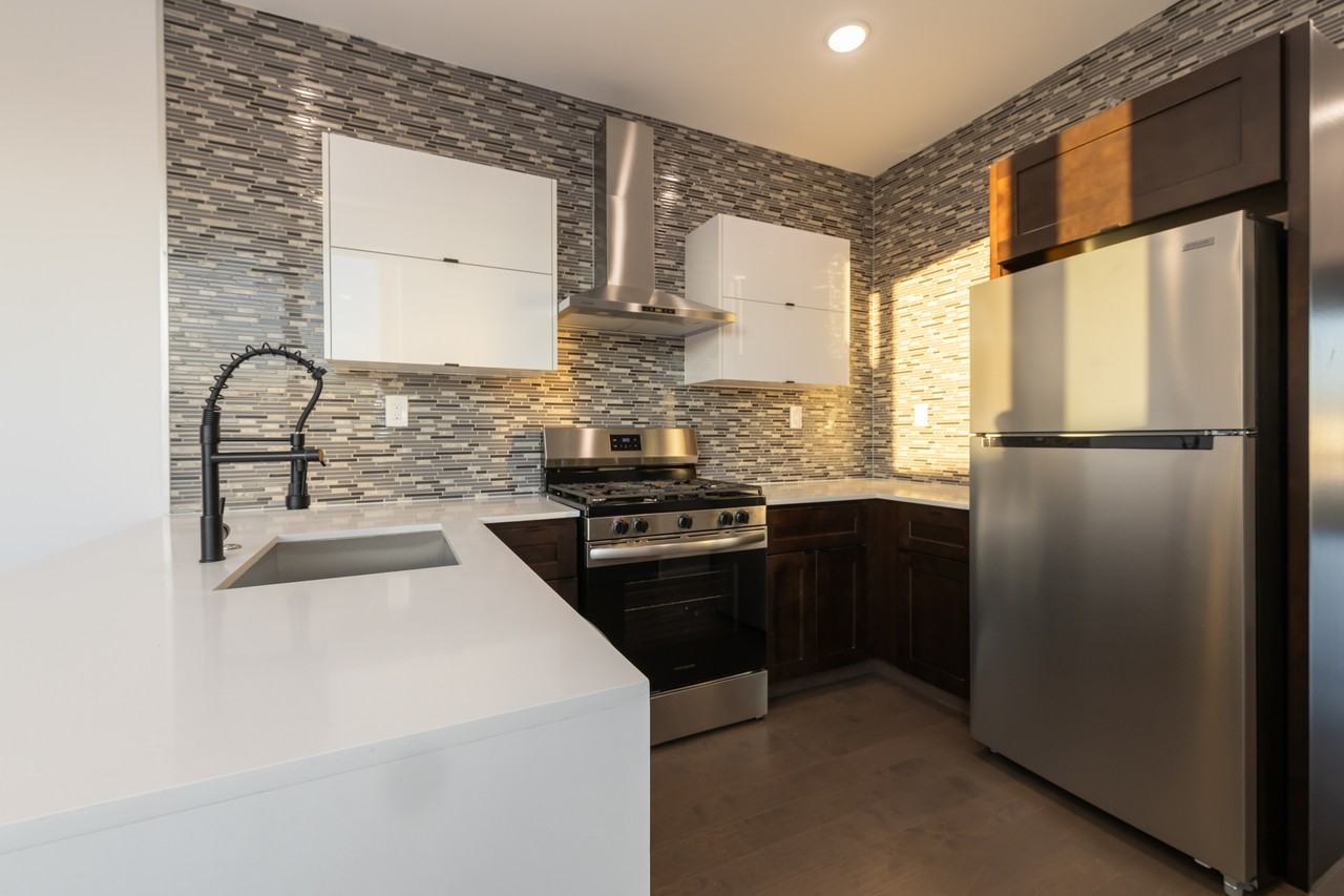 2111 N 7th St #4 - Photo 5 of 18