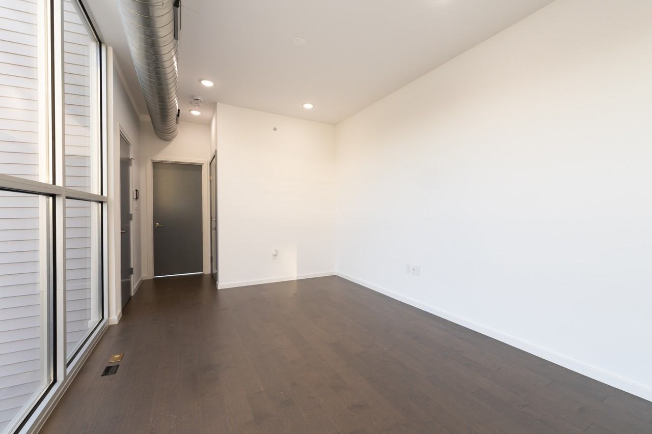 2111 N 7th St #4 - Photo 6 of 18