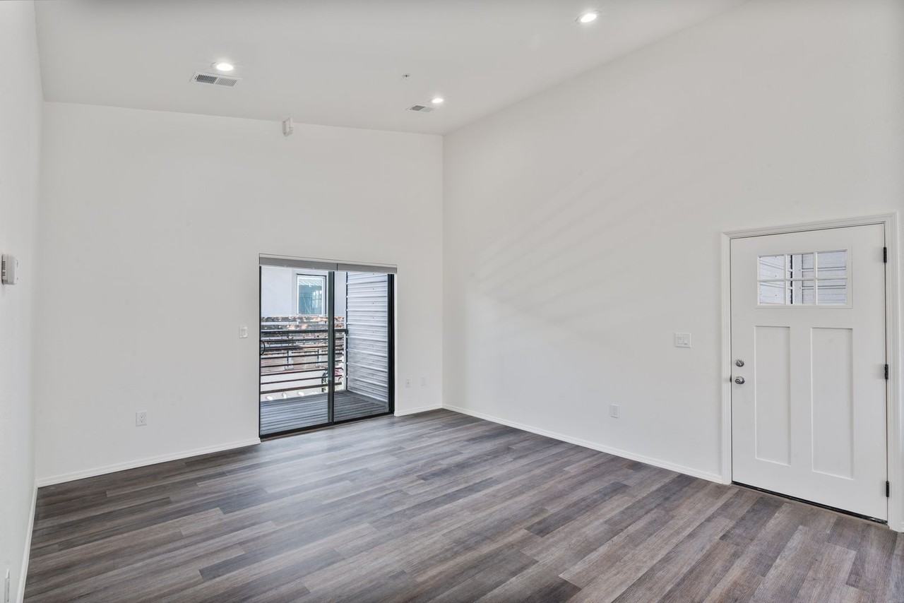 920 Shoofly St - Photo 6 of 36