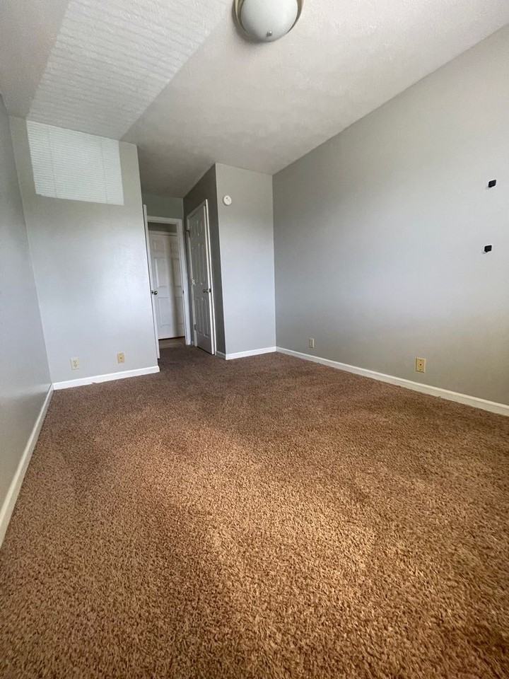 Riverwood Apartments - Photo 4 of 33