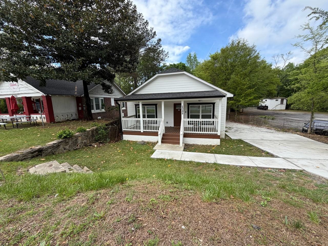 2088 Bolton Rd Nw - Photo 2 of 50