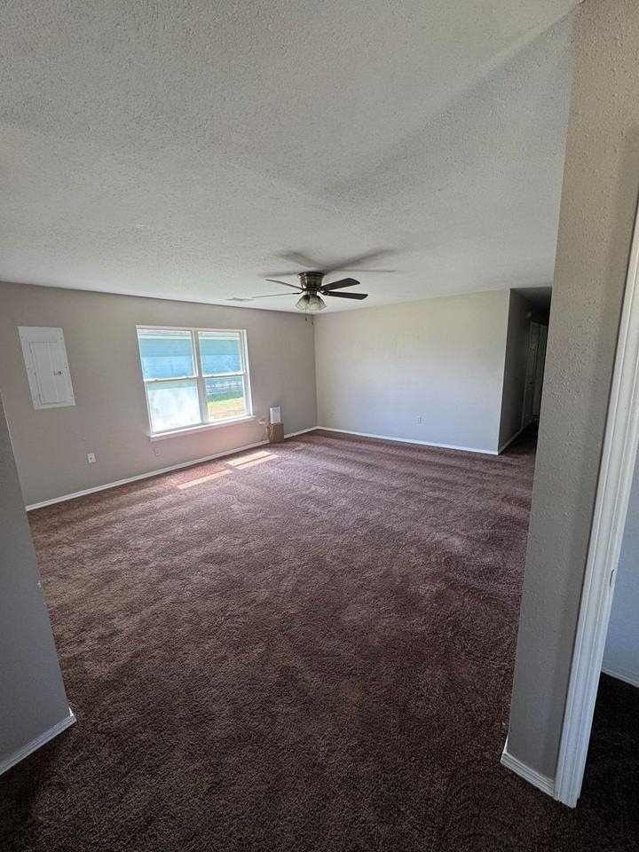 289 Hwy 431 - Photo 2 of 13