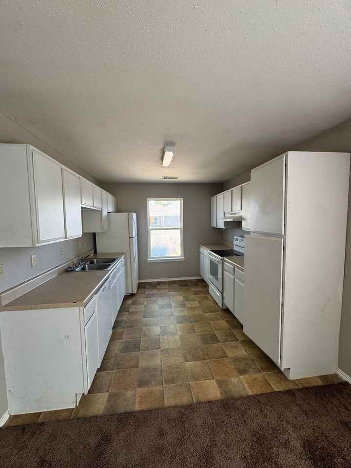 289 Hwy 431 - Photo 5 of 13
