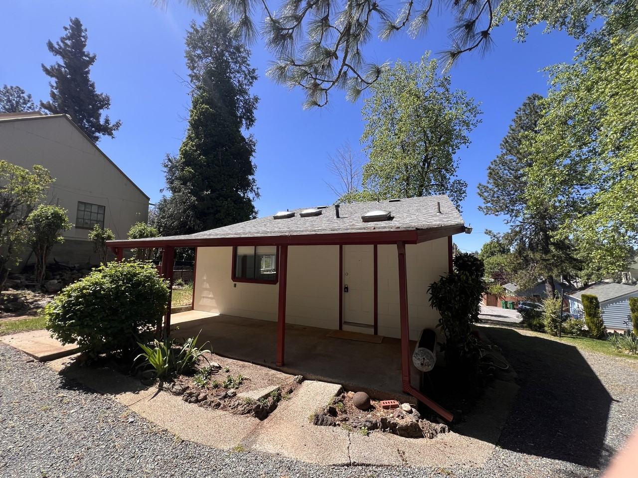 503 1/2 S Auburn St #1 - Photo 4 of 24