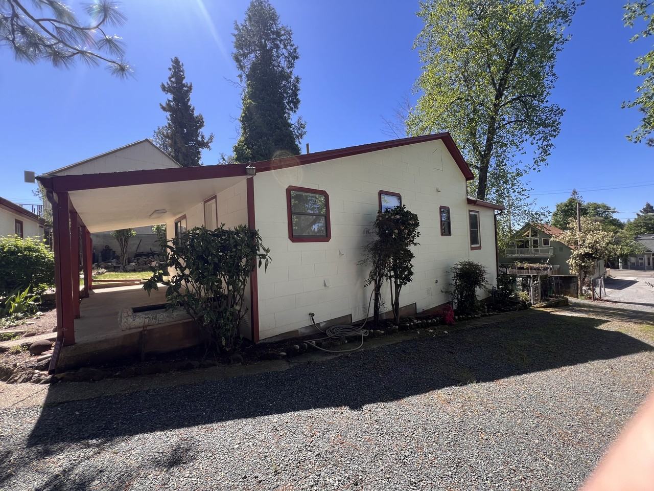 503 1/2 S Auburn St #1 - Photo 5 of 24