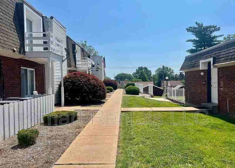 9955 Chateau Roi Ct #A - Photo 2 of 7