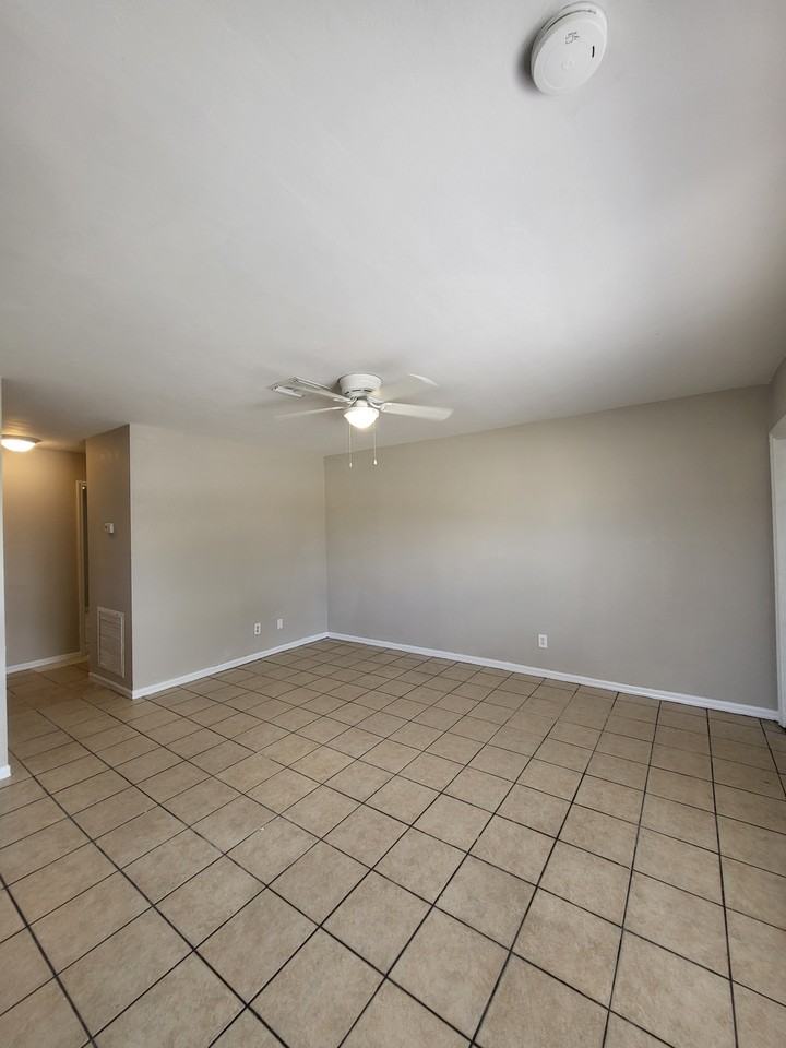 2145 Pauldo St #2145 - Photo 4 of 18