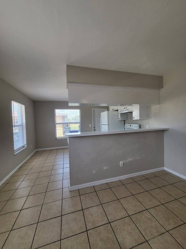2145 Pauldo St #2145 - Photo 6 of 18