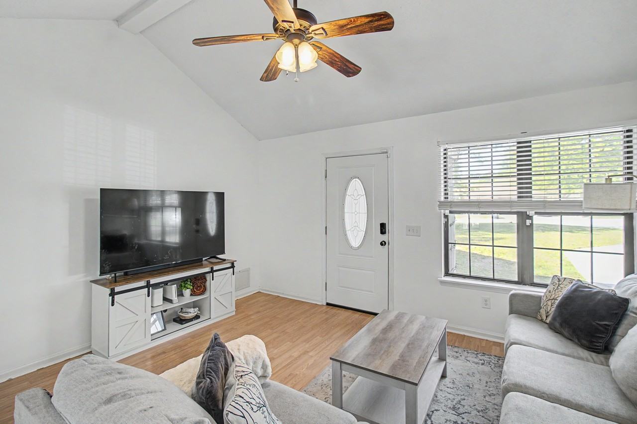 219 Kevin Rd #1 - Photo 4 of 22