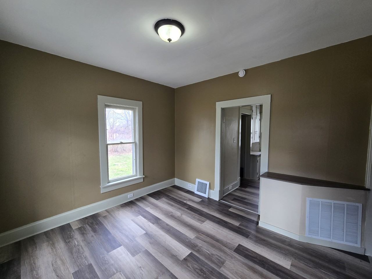 823 Glenwood St #1 - Photo 3 of 25