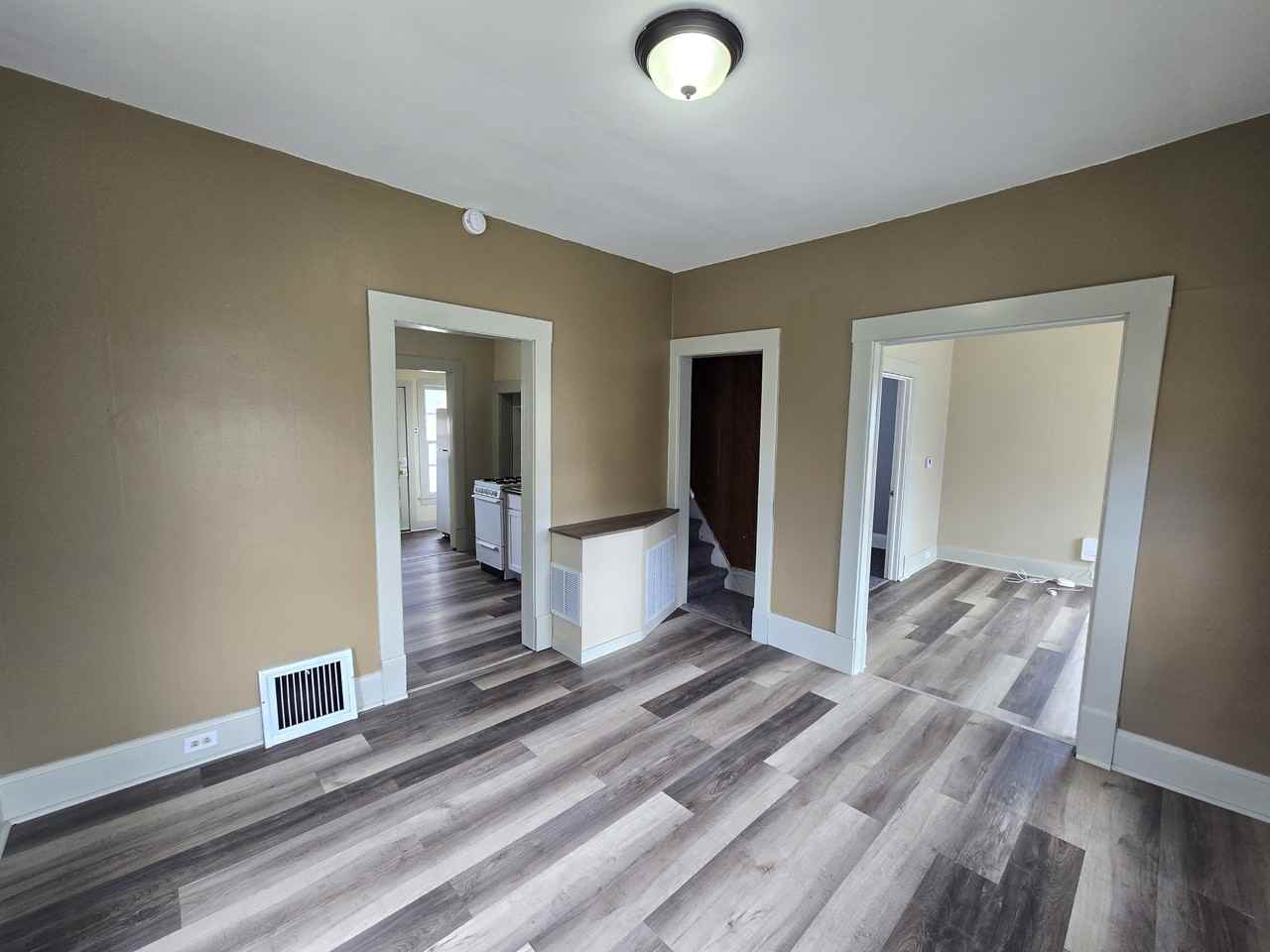 823 Glenwood St #1 - Photo 4 of 25