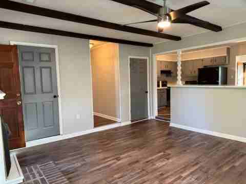 310 Monroe Dr Nw #1 - Photo 4 of 11