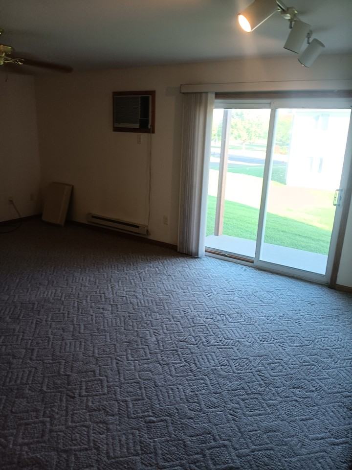 585 Kelvington Dr #3 - Photo 7 of 11