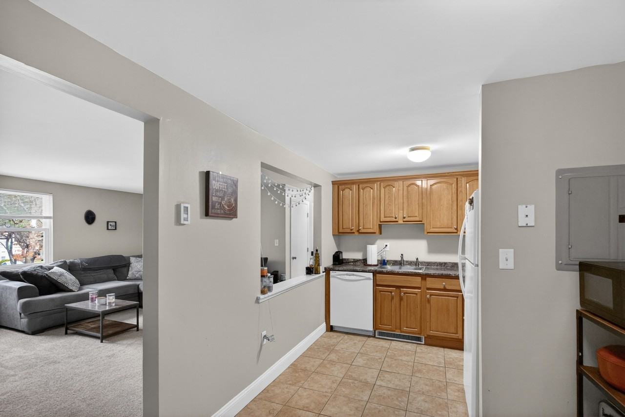 17 Anderson AvenueUnit F #6 - Photo 3 of 19