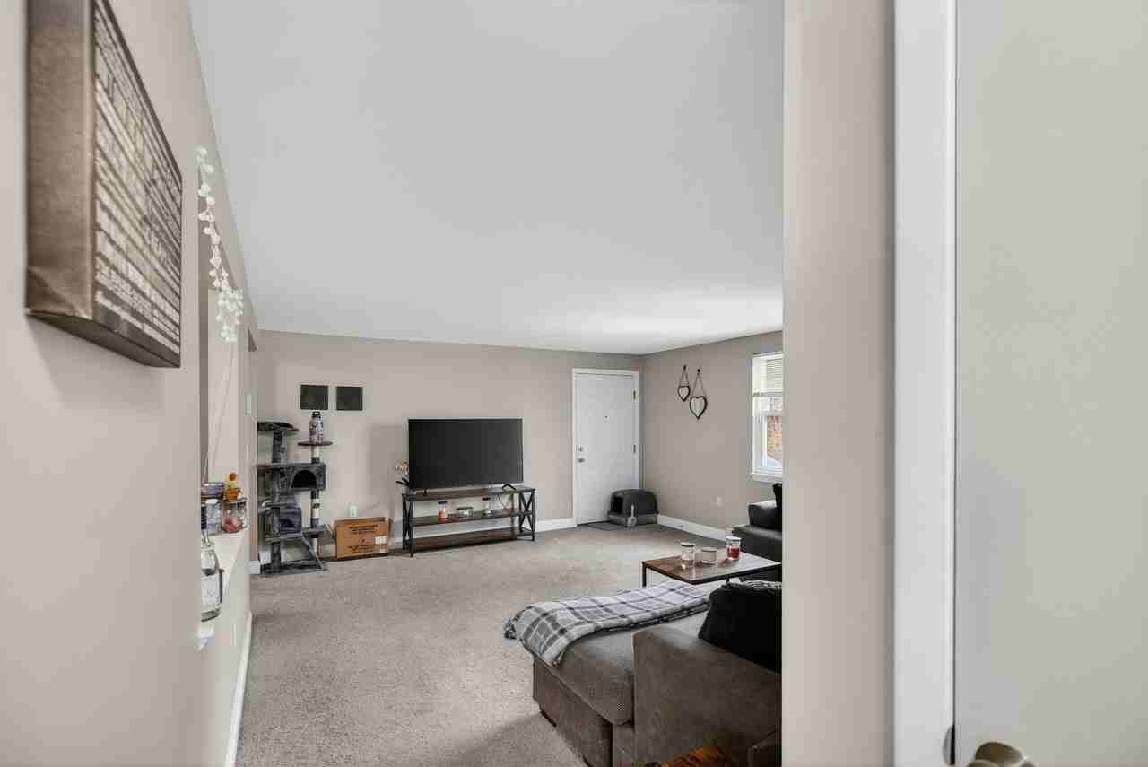 17 Anderson AvenueUnit F #6 - Photo 4 of 19