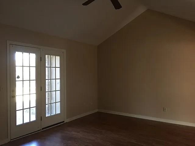 1646 Latham Ct #1 - Photo 3 of 9