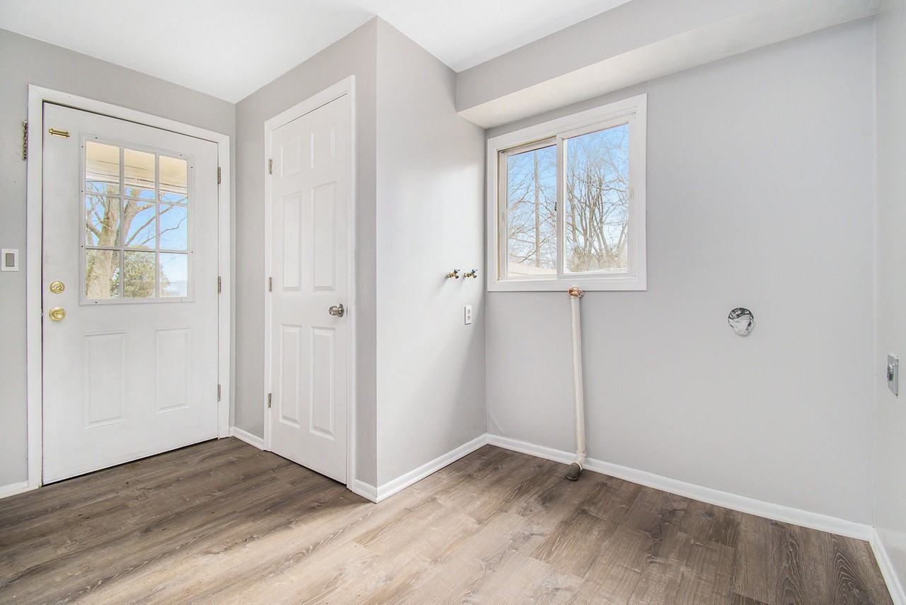 1542 10th St #1 - Photo 3 of 15