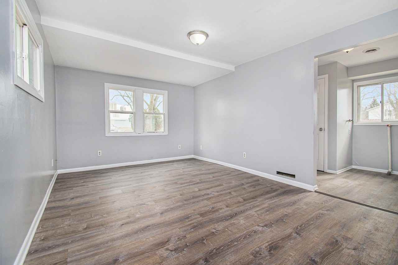 1542 10th St #1 - Photo 4 of 15