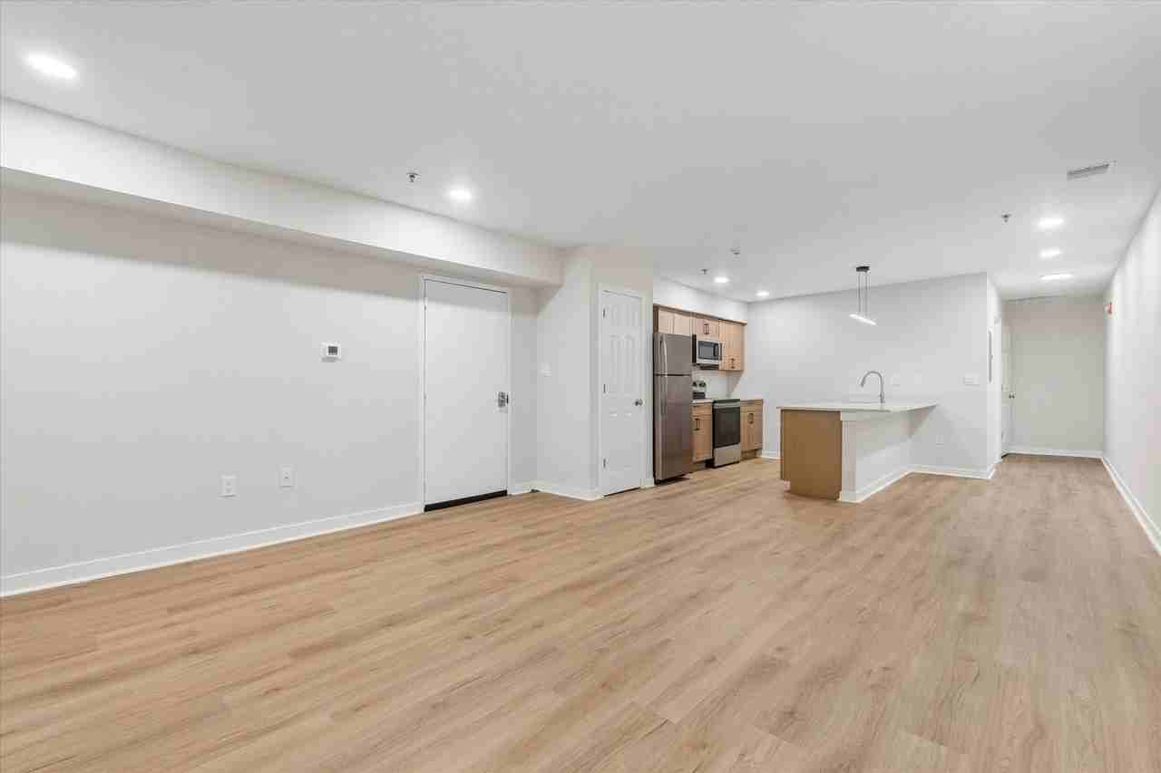 1204 Chestnut St - Photo 4 of 17