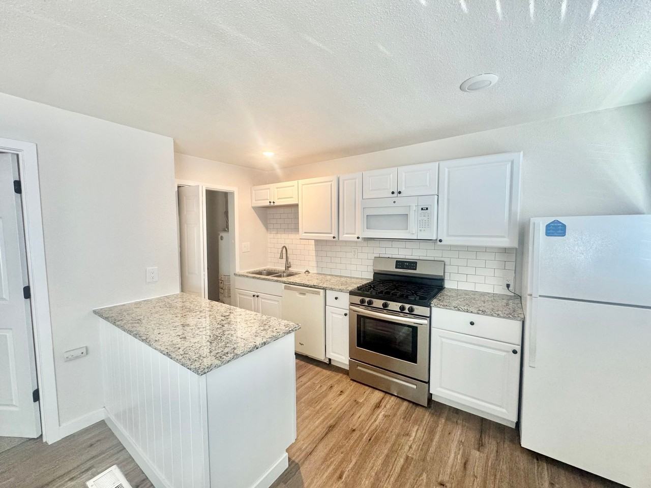 411 - 413 Prairie Rd. - Photo 7 of 8