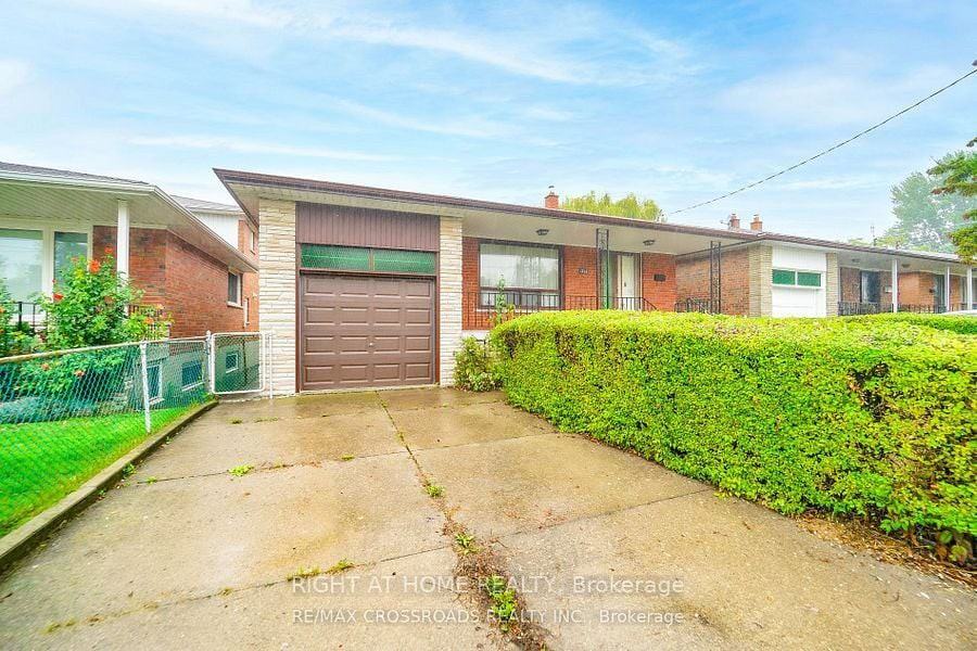 1326 Victoria Park Ave - Photo 6 of 11