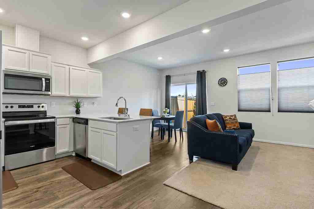 6715 Ne 139th Pl #1 - Photo 6 of 34