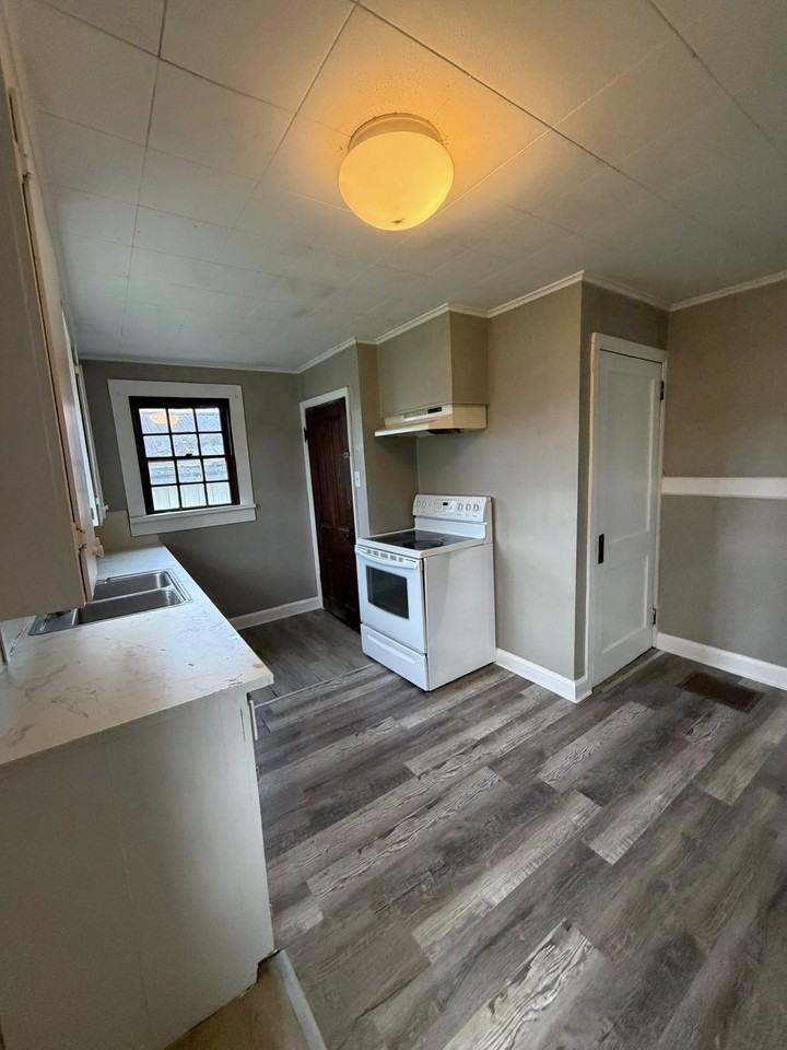 670 Schaum Ave #1 - Photo 2 of 9