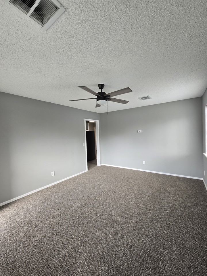 612 S Forrest St #D - Photo 2 of 19