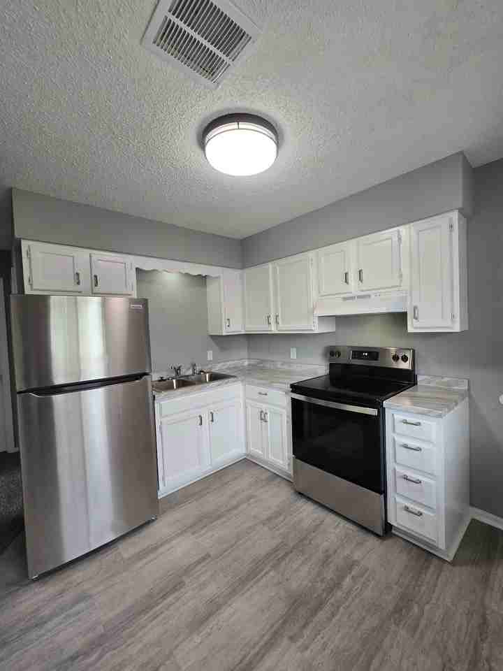 612 S Forrest St #D - Photo 7 of 19