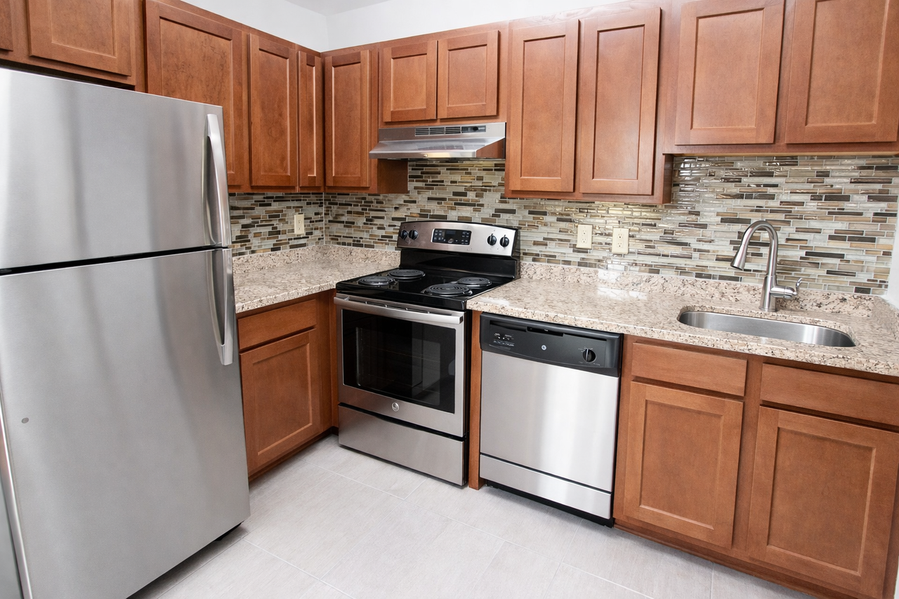 830 MELLON STREETAPT 6 #6 - Photo 2 of 9