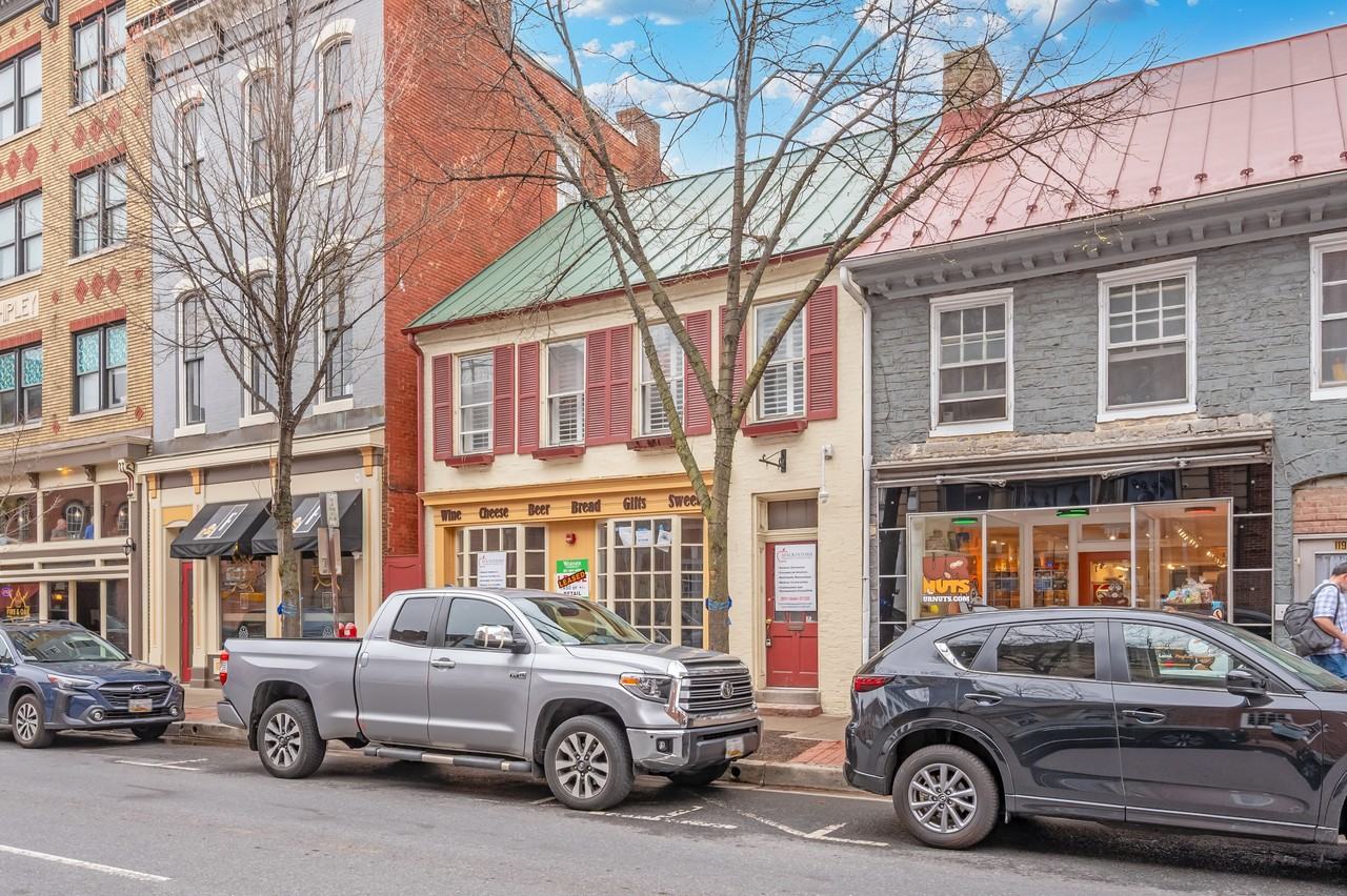 112 N Market St #0 - Photo 2 of 16