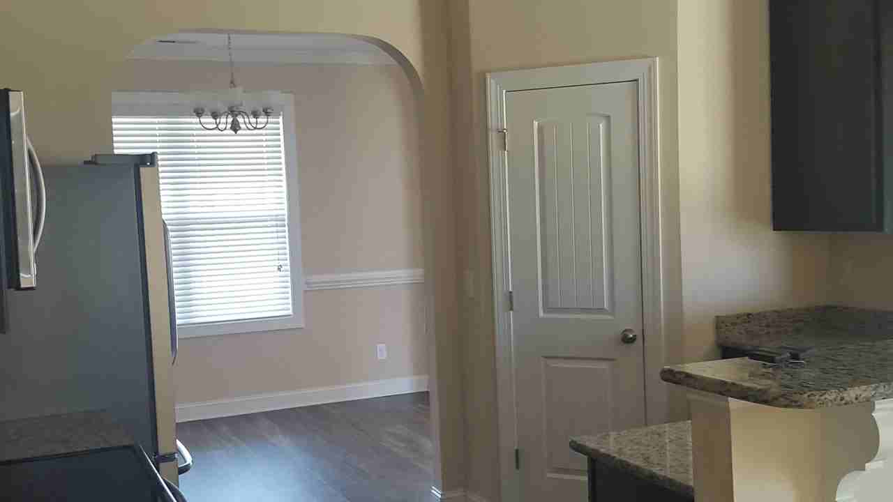 302 Catamaran Rd #1 - Photo 7 of 9