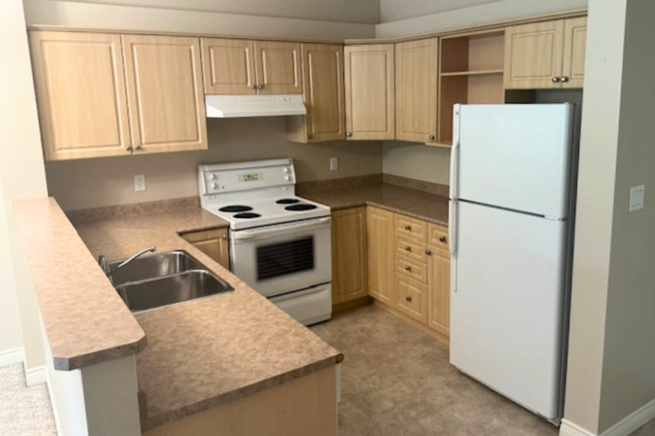 9914 101 Avenue - 308Renaissance #308 - Photo 2 of 7