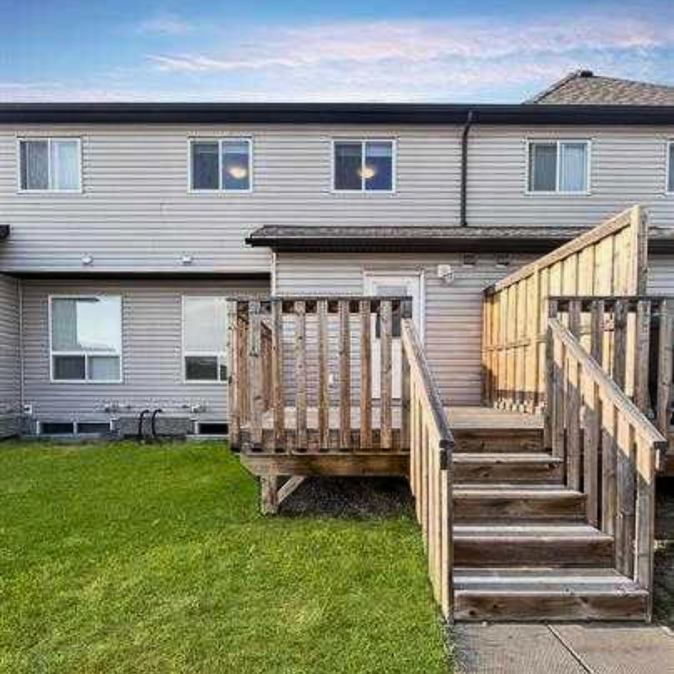 8815 96 Ave - Photo 7 of 9