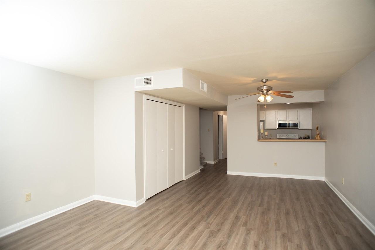 120 Cayman Cv #122 - Photo 7 of 29