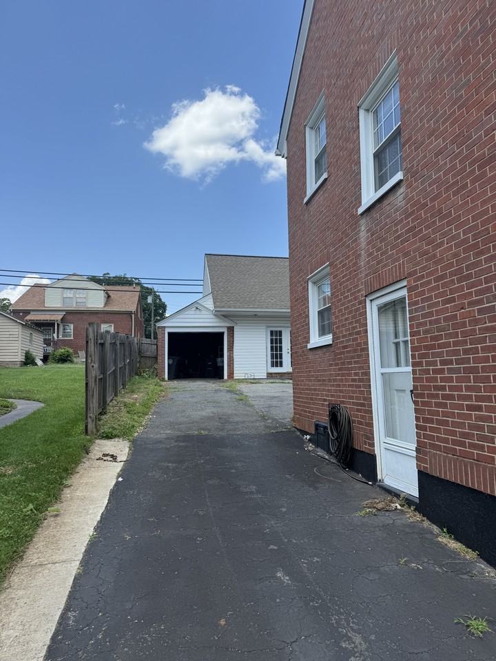 310 Yeardley Ave #1 - Photo 4 of 39