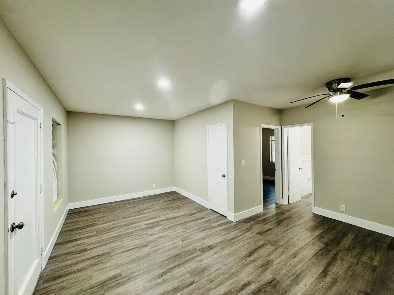 ACS 716 LLC - Photo 3 of 13