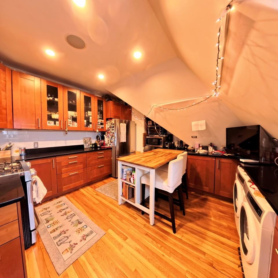 185 Davis Avenue - 8Unit 8 #8 - Photo 3 of 22