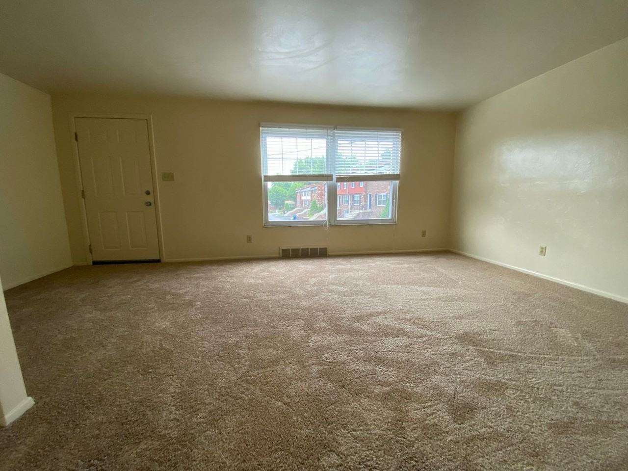 450 Mower Dr #B - Photo 3 of 10