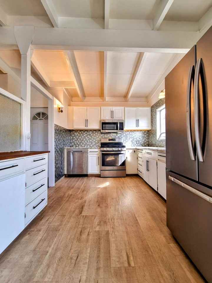 3338 Pepper Tree Ln - Photo 2 of 33