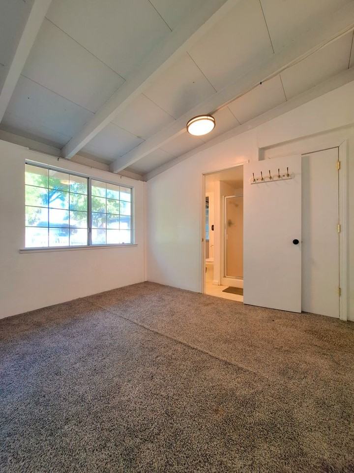 3338 Pepper Tree Ln - Photo 7 of 33