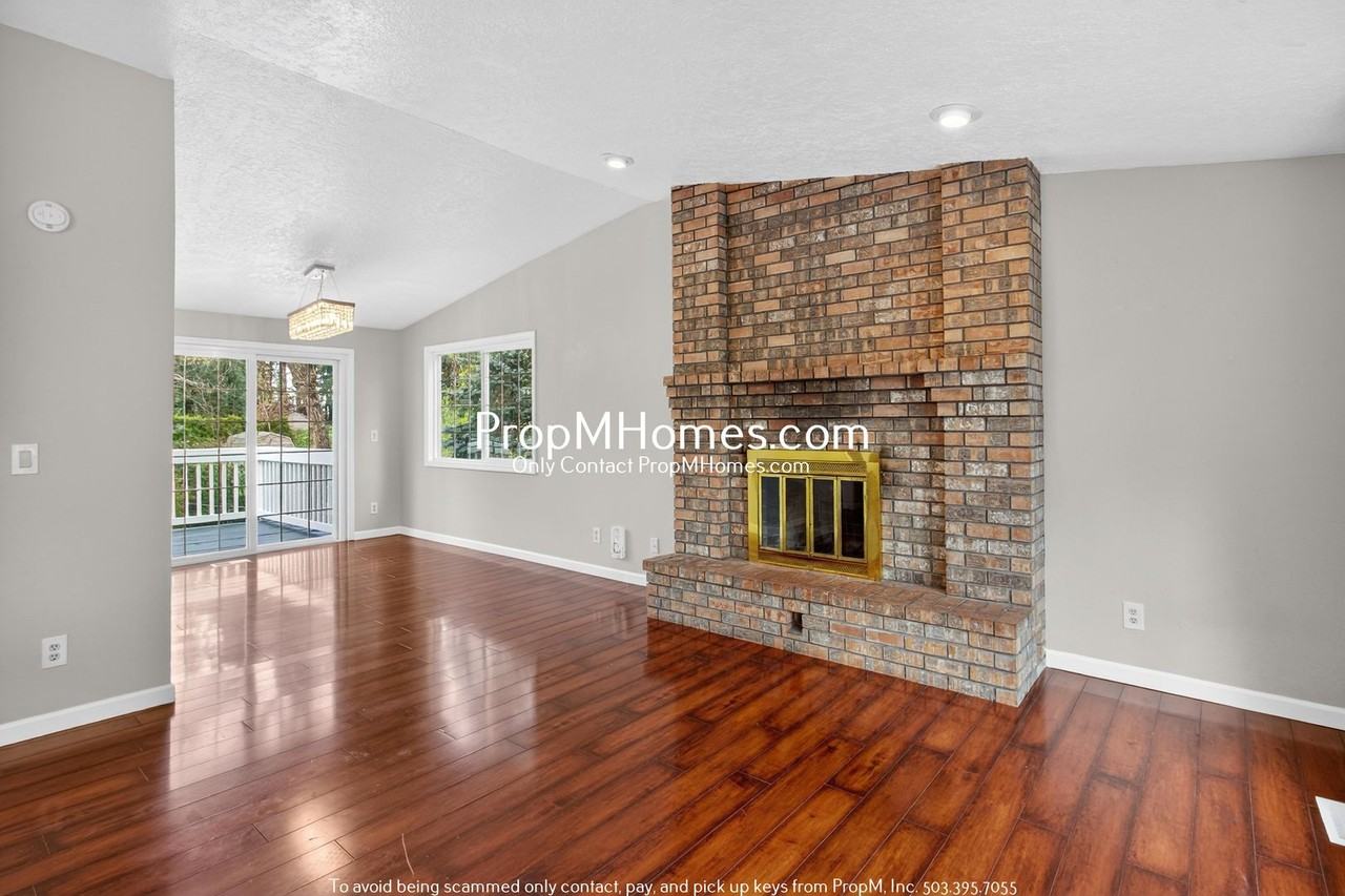 537 Sw 19th Pl - Photo 3 of 29