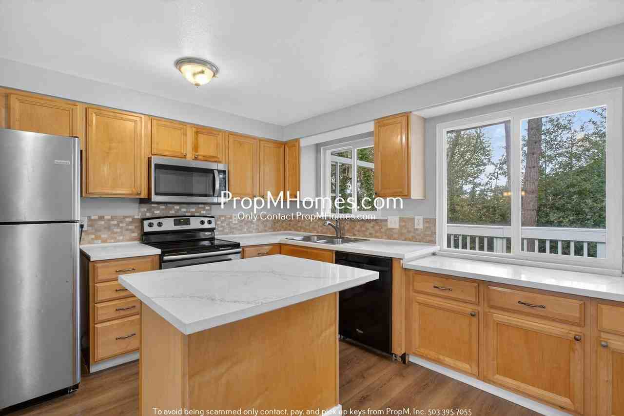 537 Sw 19th Pl - Photo 6 of 29