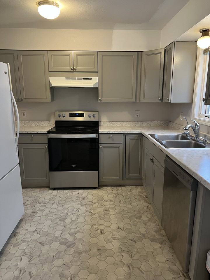 3701 W Tweed Ct #4 - Photo 4 of 11