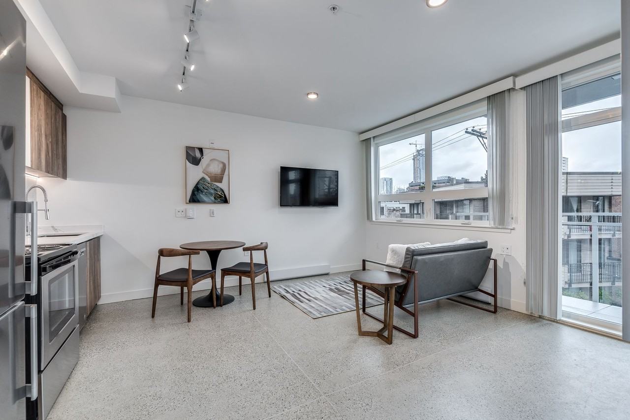 1170 Barclay Street - Photo 6
