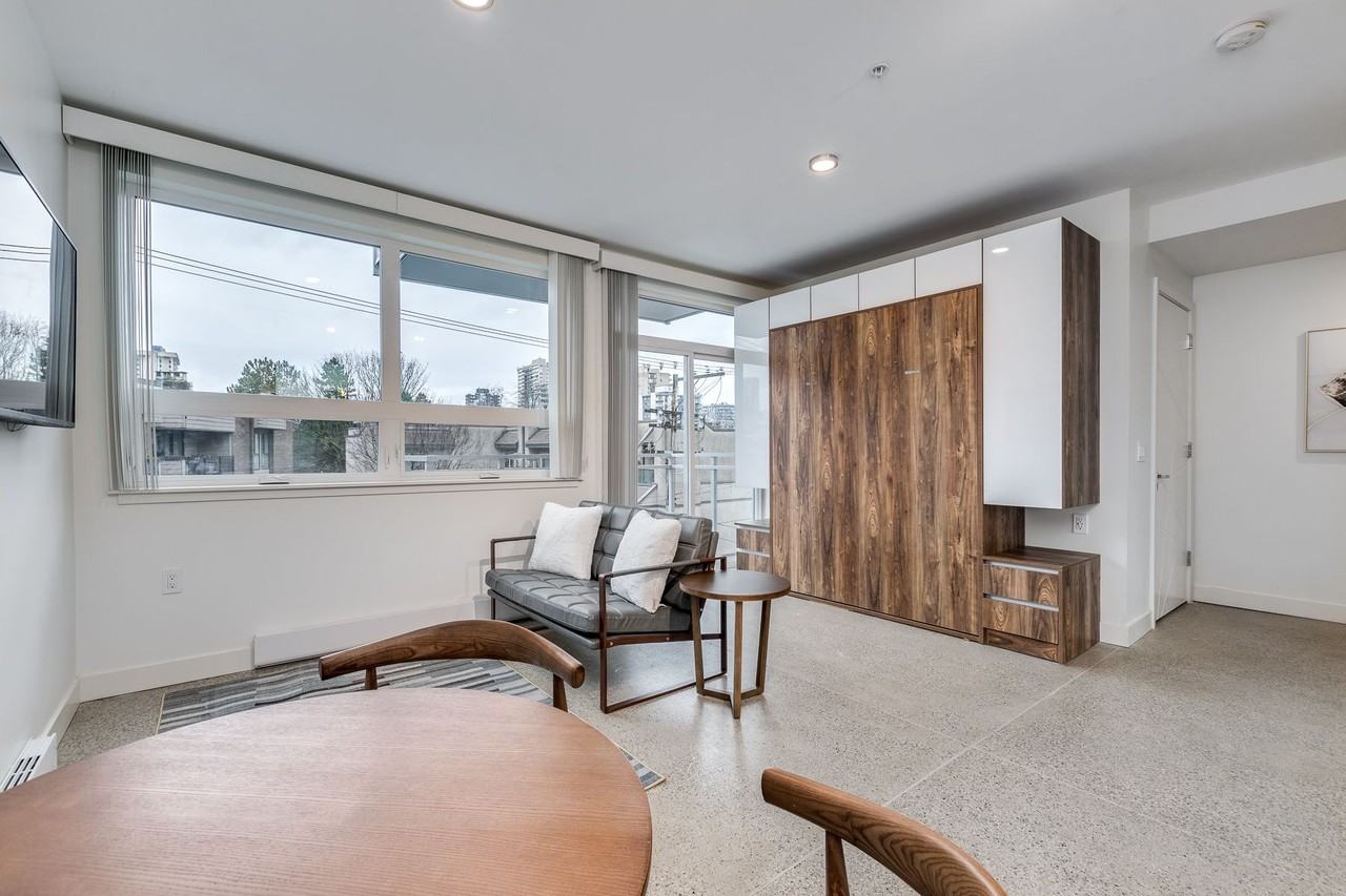 1170 Barclay Street - Photo 3