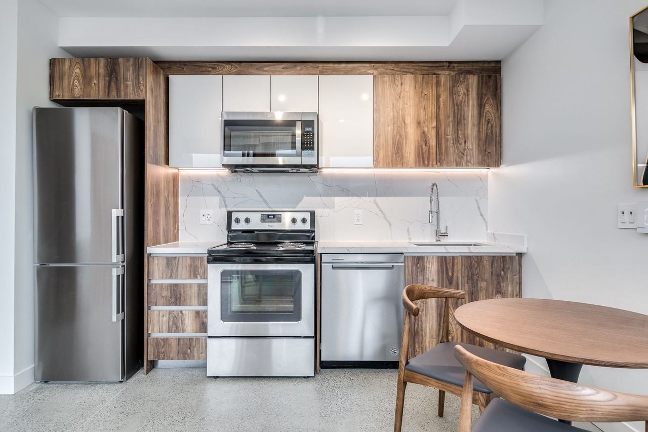 1170 Barclay Street - Photo 12